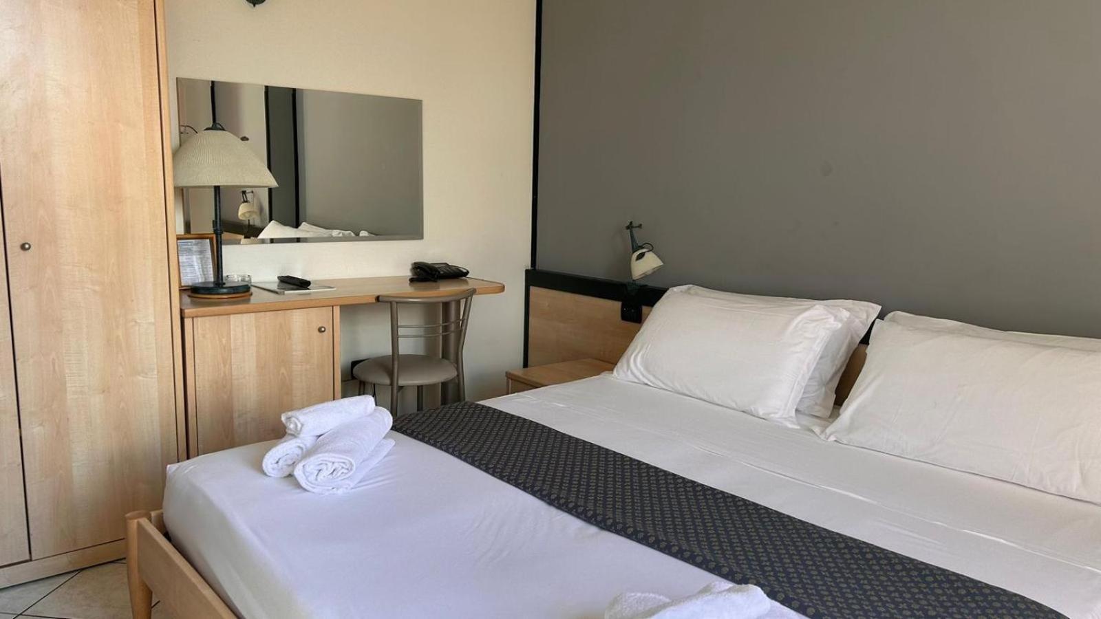 Hotel Gran Delta Di Alba-Invest Srl Розолина Номер фото