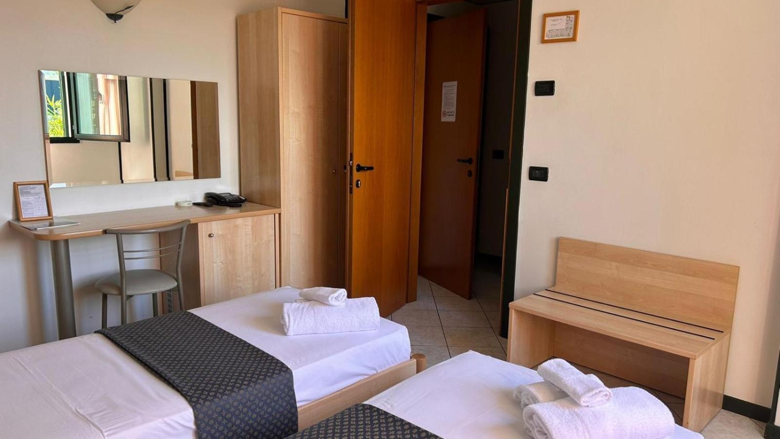 Hotel Gran Delta Di Alba-Invest Srl Розолина Экстерьер фото