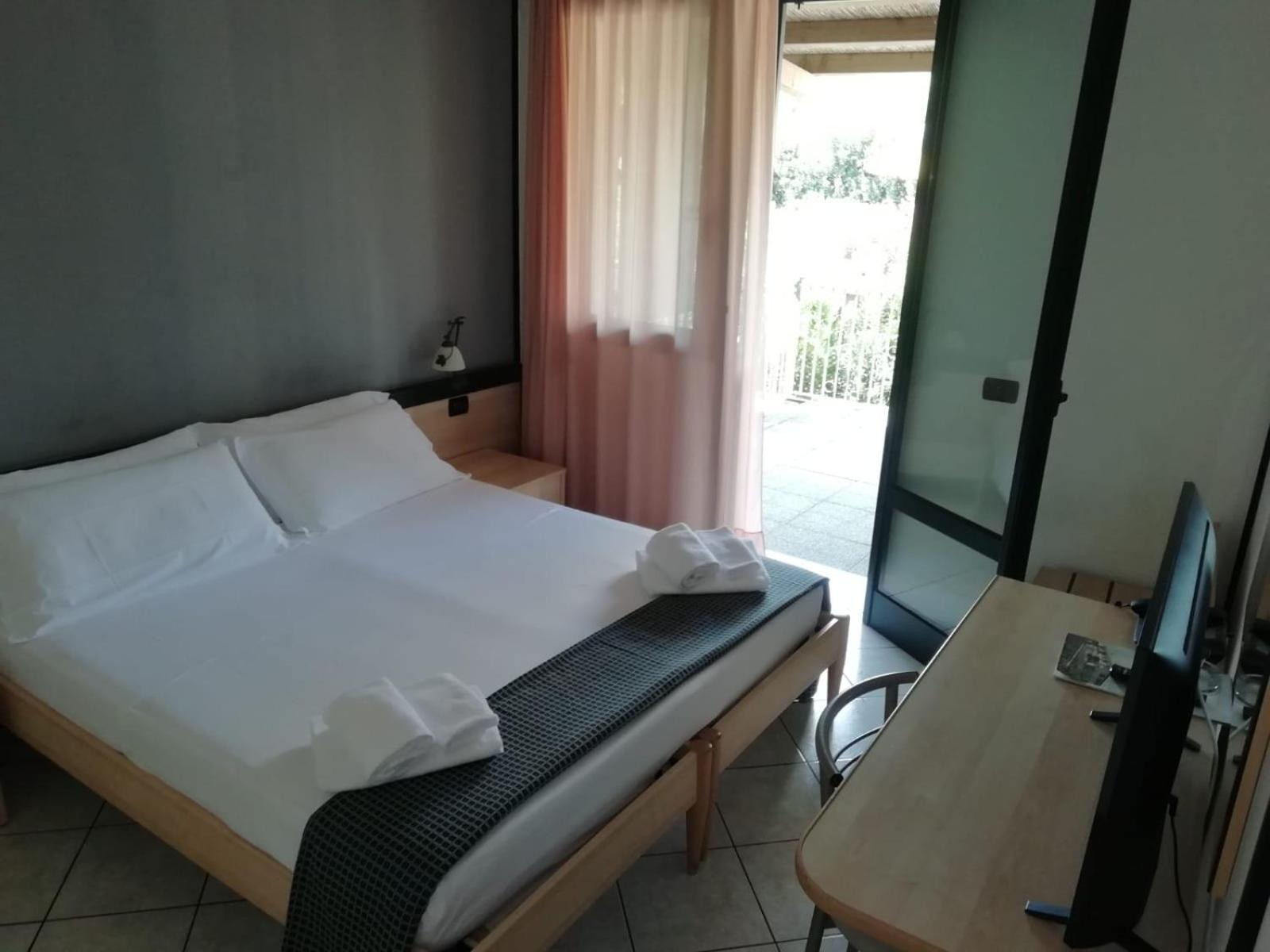 Hotel Gran Delta Di Alba-Invest Srl Розолина Экстерьер фото