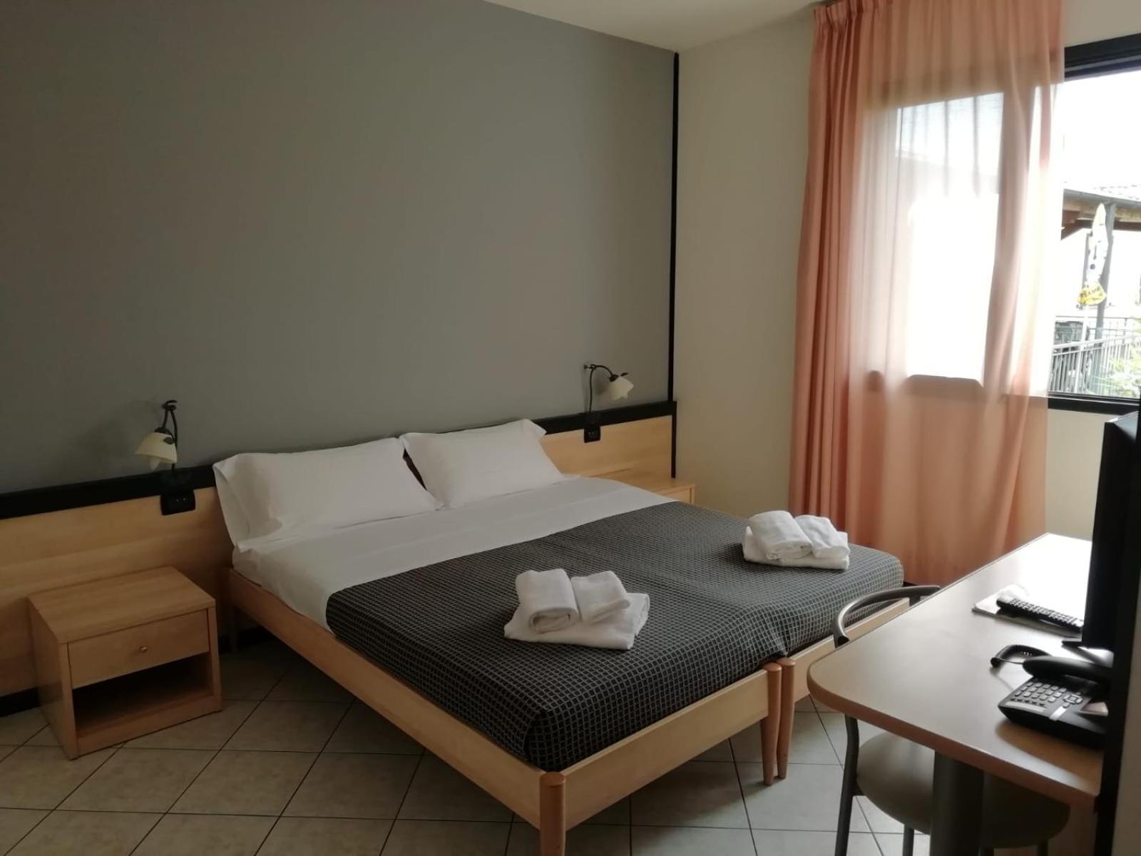 Hotel Gran Delta Di Alba-Invest Srl Розолина Экстерьер фото