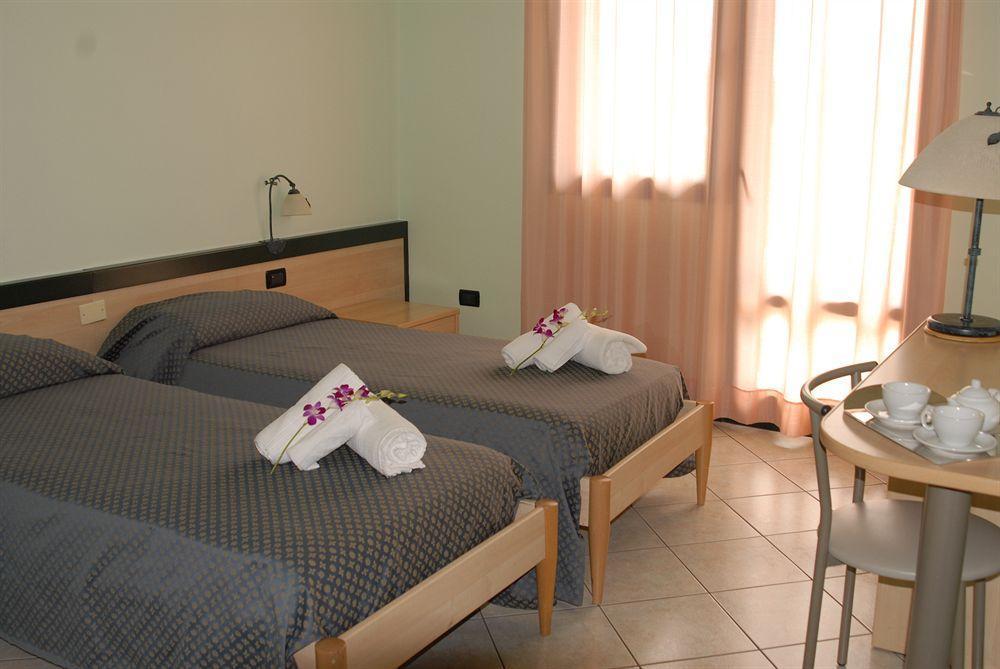 Hotel Gran Delta Di Alba-Invest Srl Розолина Экстерьер фото