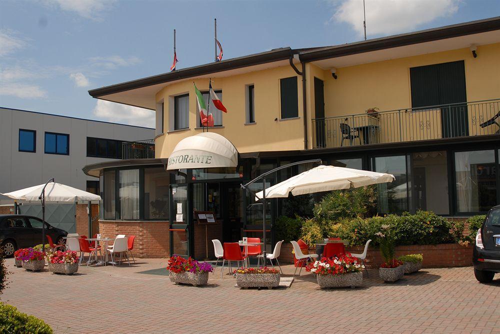Hotel Gran Delta Di Alba-Invest Srl Розолина Экстерьер фото