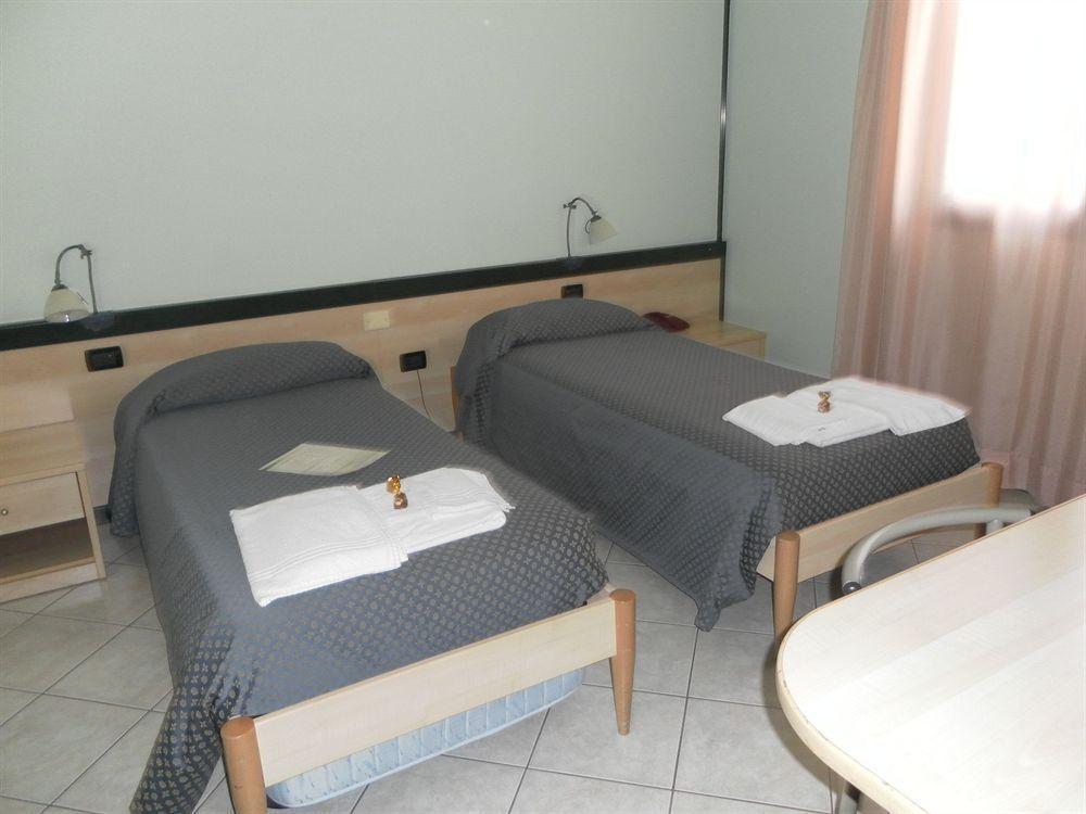 Hotel Gran Delta Di Alba-Invest Srl Розолина Экстерьер фото