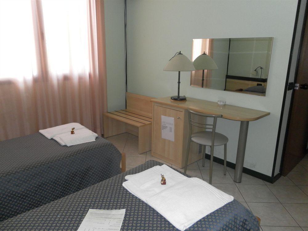 Hotel Gran Delta Di Alba-Invest Srl Розолина Экстерьер фото
