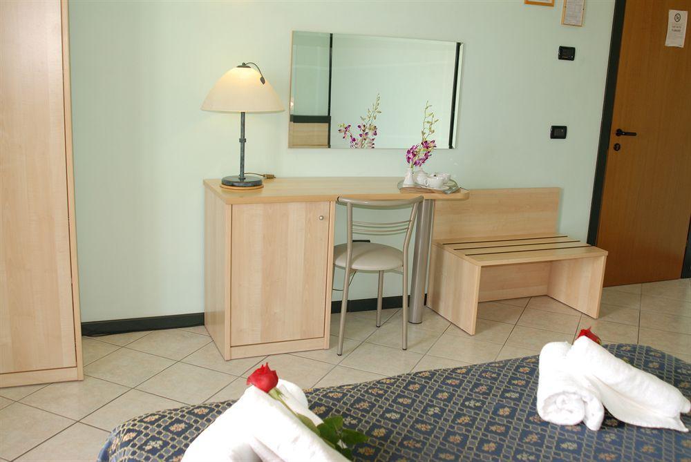 Hotel Gran Delta Di Alba-Invest Srl Розолина Экстерьер фото