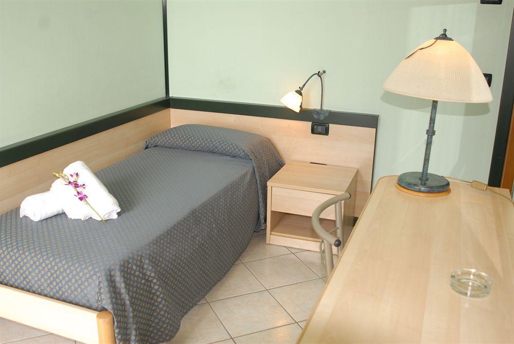 Hotel Gran Delta Di Alba-Invest Srl Розолина Экстерьер фото