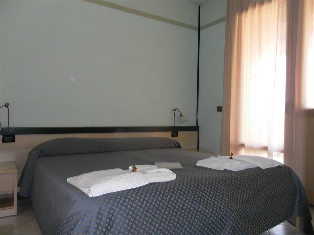 Hotel Gran Delta Di Alba-Invest Srl Розолина Экстерьер фото